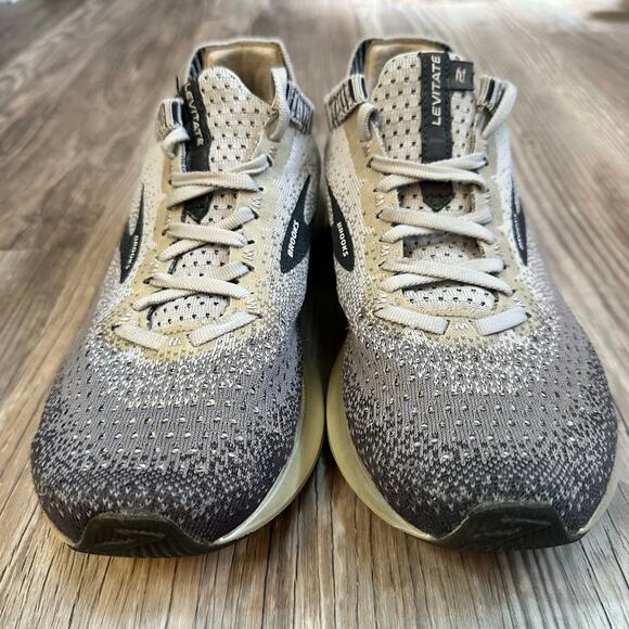 Brooks Womens Levitate 2 Gray Black Running Shoes Sneakers Size 9‎ M 1202791B060 - Picture 2 of 10